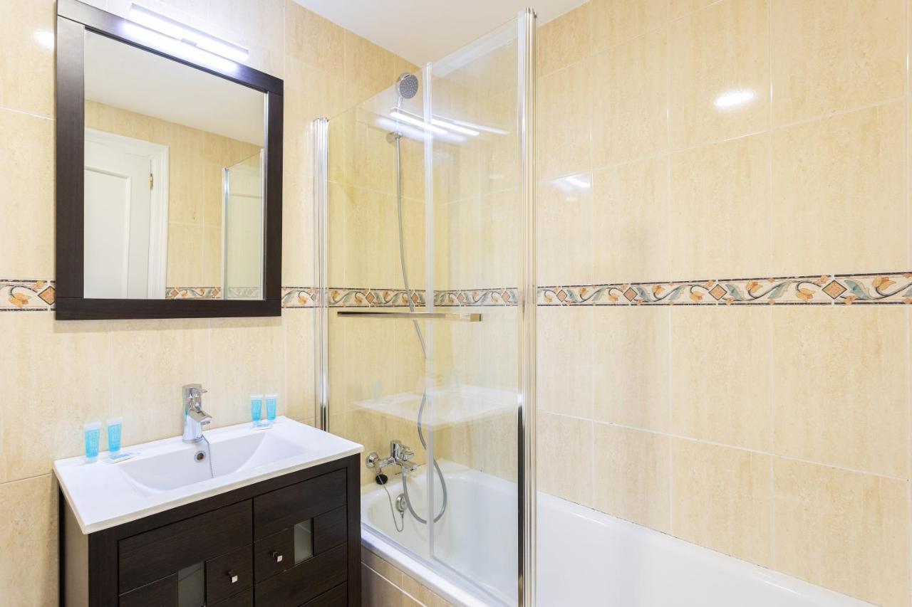 Holidays2Malaga Capuchinos French Balconies, Private Parking, Wifi & Air Con Экстерьер фото