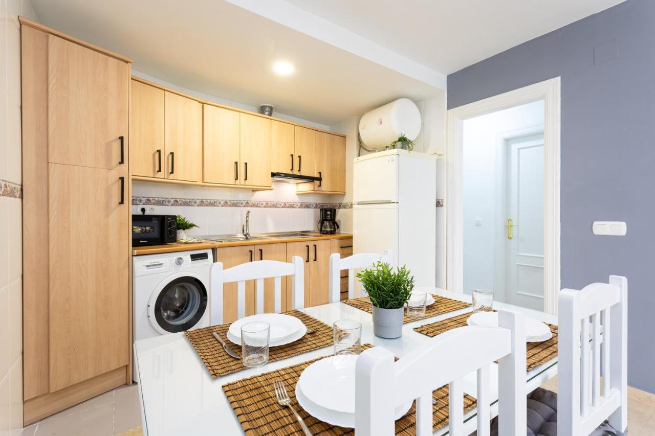 Holidays2Malaga Capuchinos French Balconies, Private Parking, Wifi & Air Con Экстерьер фото